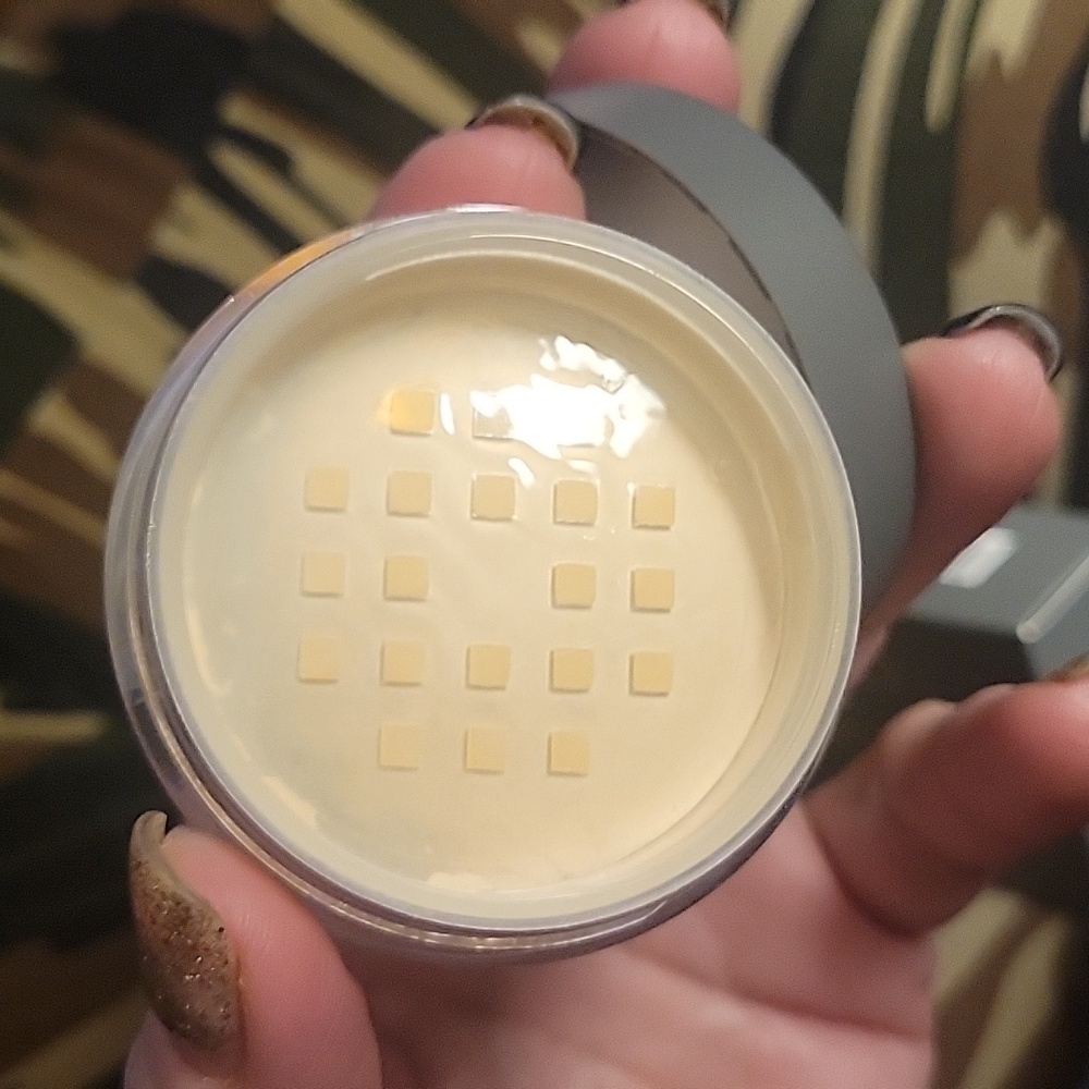 KAB Cosmetics Loose Setting Powder. Translucent NIB SEALED - Picture 8 of 8